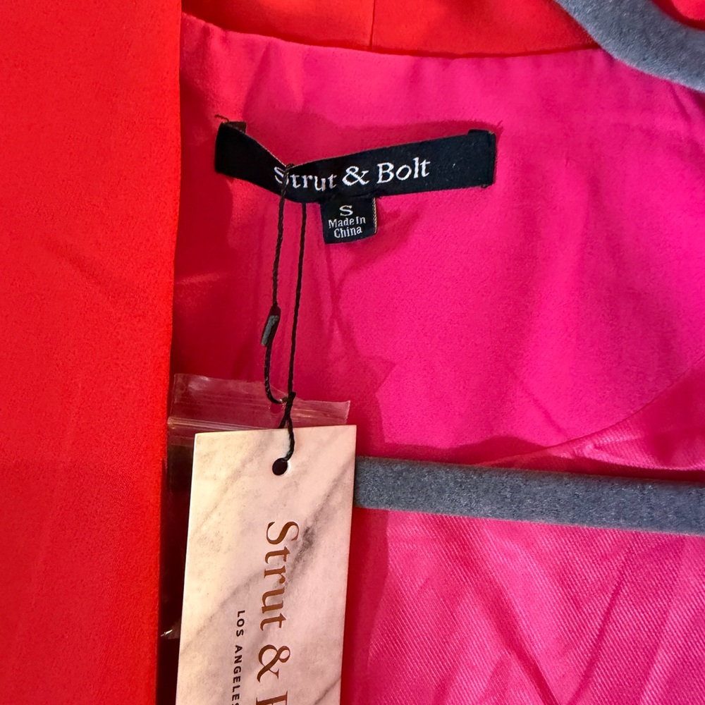 Strut and Bolt Pocketed Colorblock Blazer - fuchsia/red. Size Small. NWT! - Picture 3 of 4